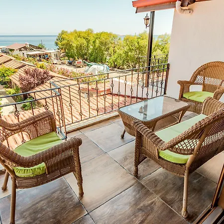 Cuhadar Ahsap Evleri