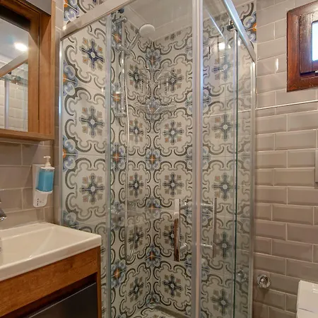 Cuhadar Ahsap Evleri *