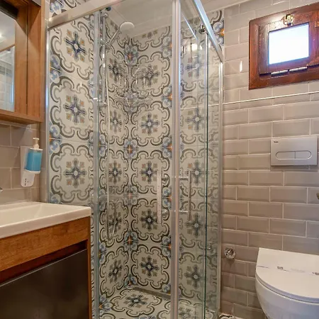 Cuhadar Ahsap Evleri פלמוטבוקו