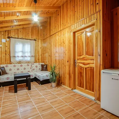 Cuhadar Ahsap Evleri מלון