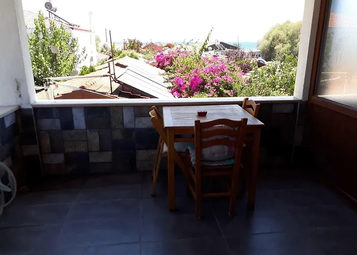 Cuhadar Ahsap Evleri Palamutbuku