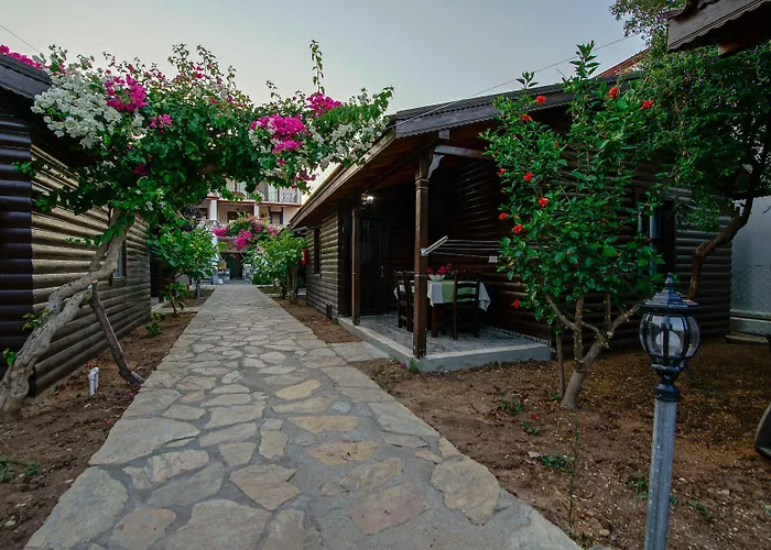 Cuhadar Ahsap Evleri