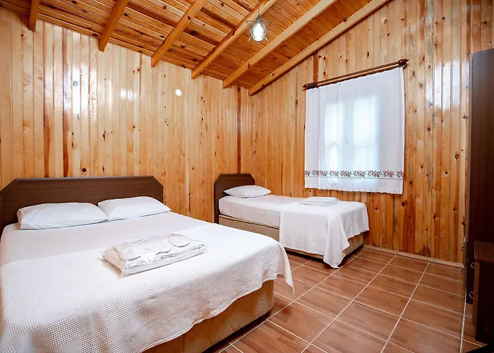 Cuhadar Ahsap Evleri * Palamut Buku