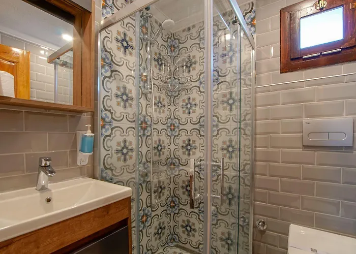 Cuhadar Ahsap Evleri *