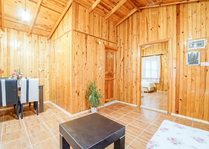 Cuhadar Ahsap Evleri