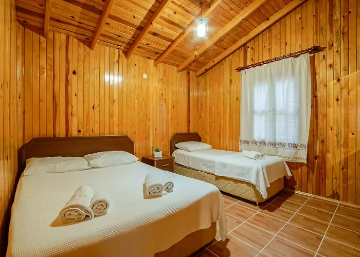 Cuhadar Ahsap Evleri Hotel Palamut Buku