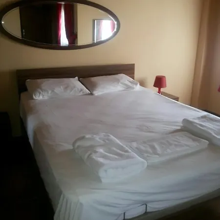 Otel Cuhadar Ahsap Evleri Palamutbükü