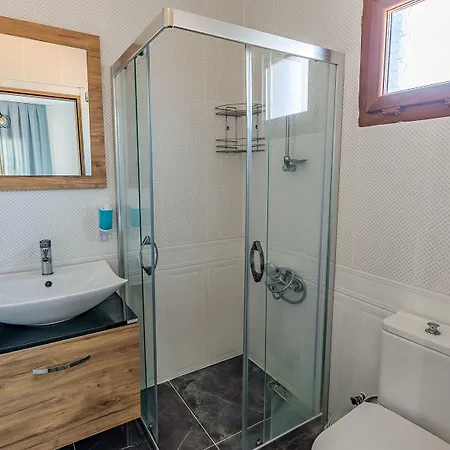 Cuhadar Ahsap Evleri