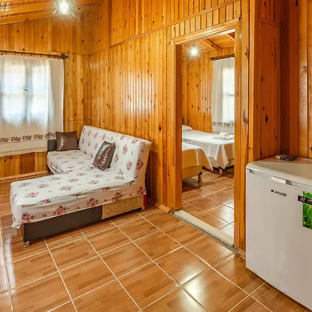 Cuhadar Ahsap Evleri Otel Palamutbükü