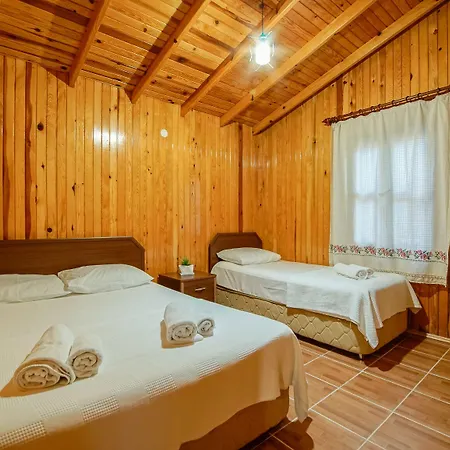 Cuhadar Ahsap Evleri Otel Palamutbükü