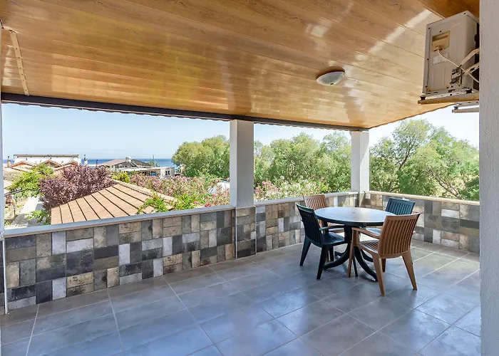 Cuhadar Ahsap Evleri