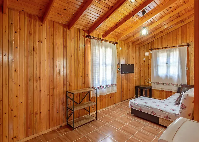 Отель Cuhadar Ahsap Evleri